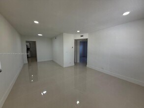 1494 W 34th St in Riviera Beach, FL - Building Photo - Building Photo