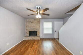 2017 Paisley Dr in Arlington, TX - Building Photo - Building Photo
