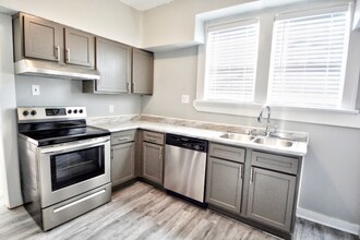 2384 Forest Ave in Memphis, TN - Building Photo - Building Photo