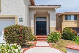 20 Las Fieras in Rancho Santa Margarita, CA - Building Photo - Building Photo