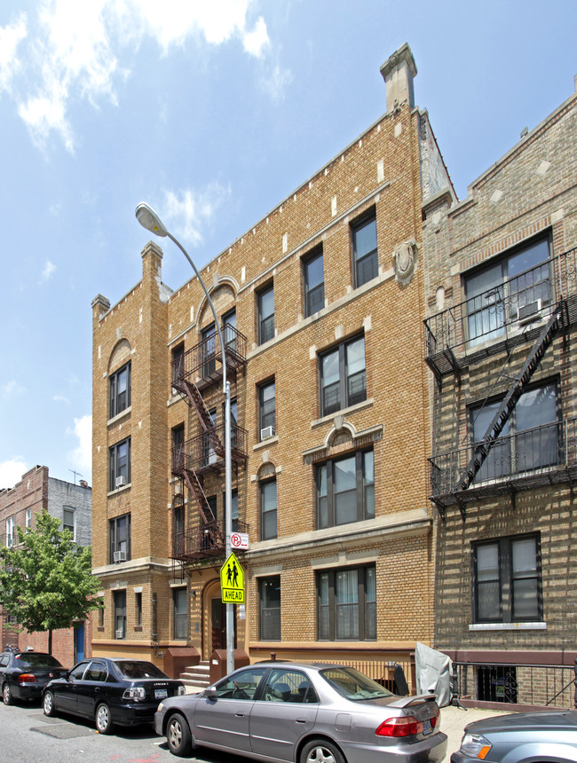 315 68th St in Brooklyn, NY - Foto de edificio - Building Photo