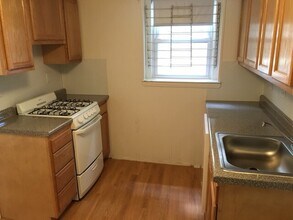 120 Sutherland Rd, Unit A in Boston, MA - Building Photo - Building Photo