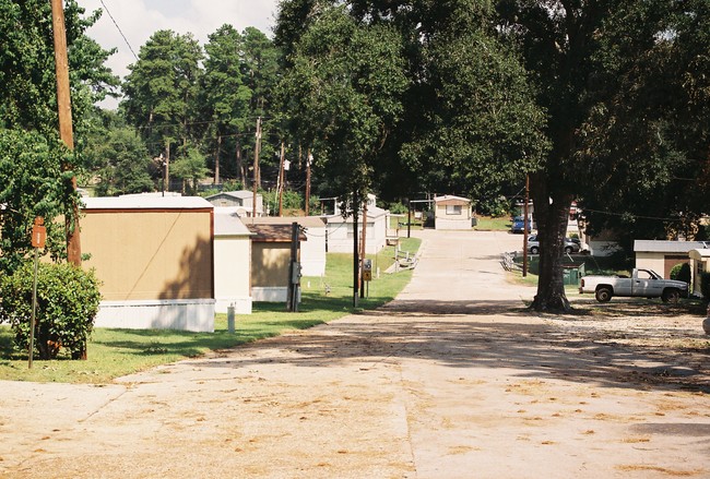 Hidden Valley Mobile Home Park in Huntsville, TX - Building Photo - Building Photo