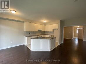 142 Finegan Cir in Brampton, ON - Building Photo - Building Photo