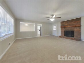 2083 Skyhawk Ln in Acworth, GA - Foto de edificio - Building Photo