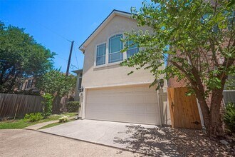 1413 Whispering Pines Dr in Houston, TX - Building Photo - Building Photo