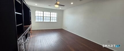 50 Greenhouse Rd in Bridgeport, CT - Building Photo - Building Photo