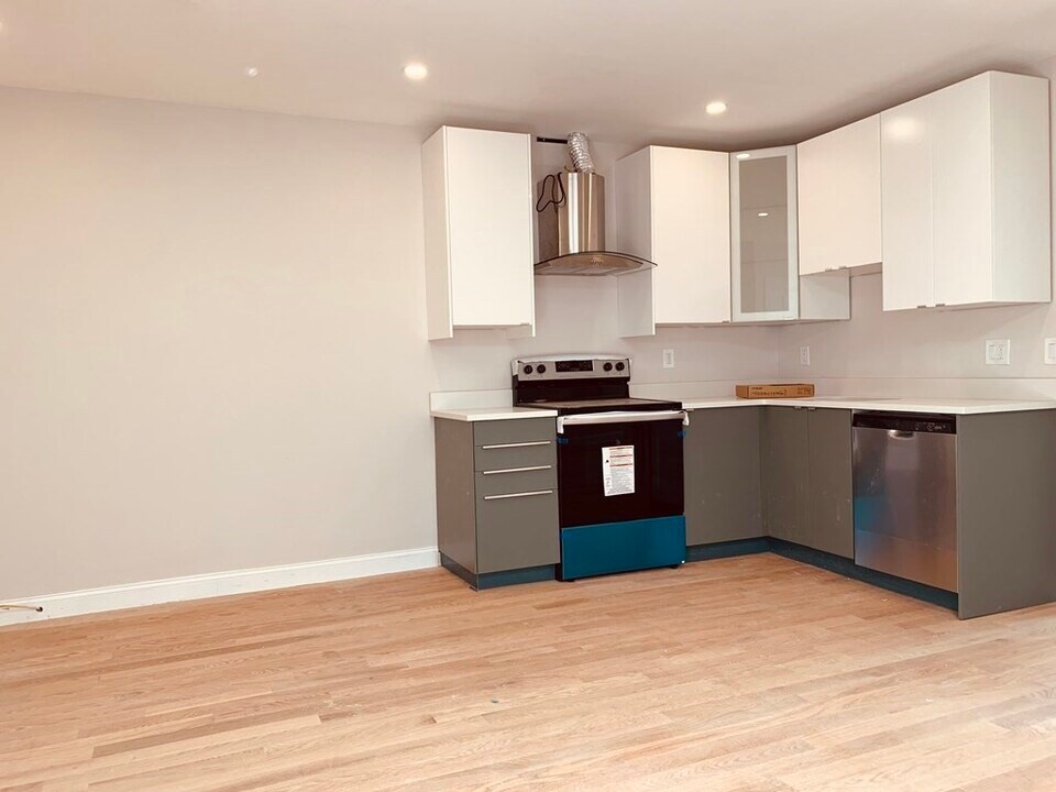 7 Warwick St in Boston, MA - Building Photo