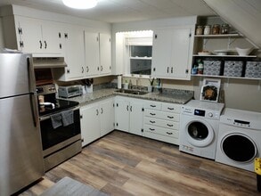 338 Newport Ave, Unit 3 in Attleboro, MA - Building Photo - Building Photo