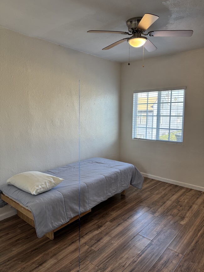 3127 Raymond Ave, Unit Studio #2 in Los Angeles, CA - Foto de edificio - Building Photo