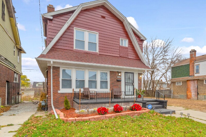 2466 Highland St in Detroit, MI - Foto de edificio