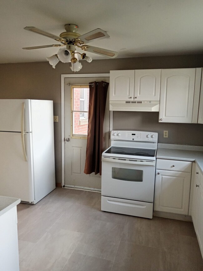 1020 Rue Centrale St in Memramcook, NB - Building Photo - Building Photo