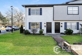 White Oak Townhomes in Decatur, GA - Building Photo - Building Photo