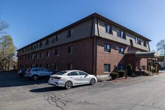 65 Log St in Manchester, NH - Building Photo - Building Photo