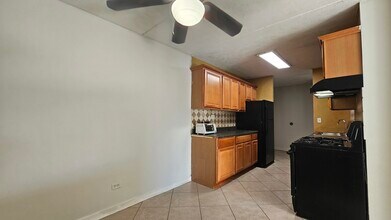 5011 Valley Ln in Streamwood, IL - Building Photo - Building Photo