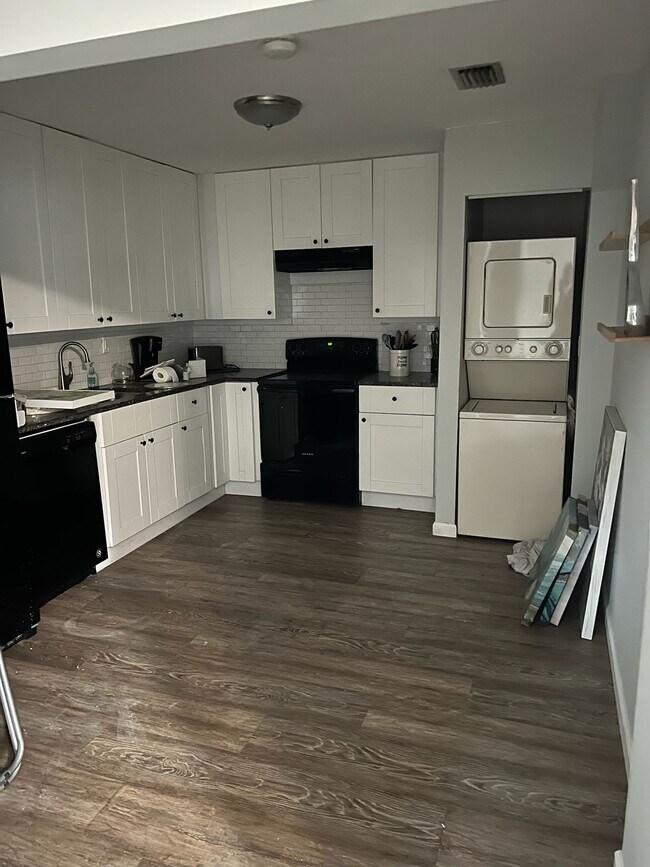 823 NE 19th Ave, Unit 1 in Fort Lauderdale, FL - Building Photo - Building Photo