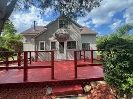 14935 W Old School Rd in Libertyville, IL - Building Photo