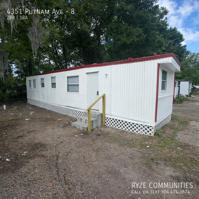 property at 4351 Putnam Ave