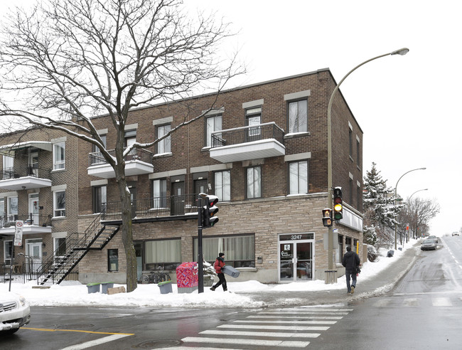 3237-3247 Dandurand Rue