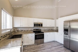 9678 Lansing Cir in Commerce City, CO - Foto de edificio - Building Photo