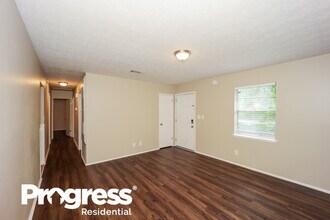 6133 Fieldcrest Dr in Morrow, GA - Building Photo - Building Photo