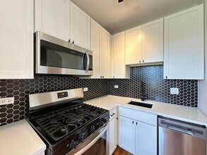 659 W Wrightwood Ave in Chicago, IL - Building Photo - Building Photo