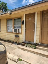 1016 Miles St in Rosenberg, TX - Building Photo