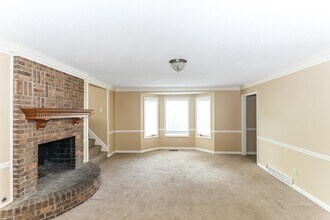 102 Country Pl in Memphis, TN - Building Photo - Building Photo