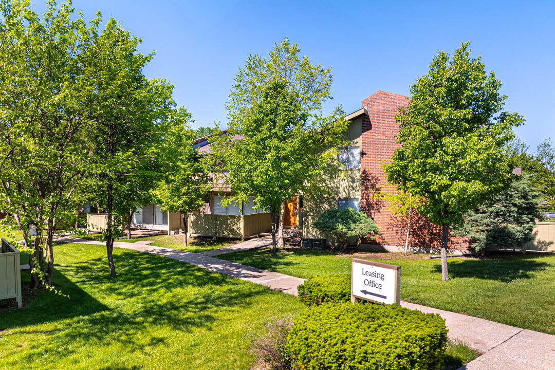 Villa Park Apartments in Kansas City, MO - Foto de edificio