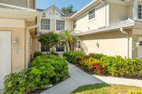 Steeplechase in Naples, FL - Foto de edificio - Building Photo