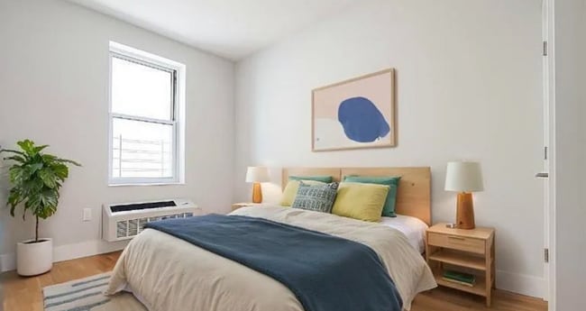 90-02 Queens Blvd in Queens, NY - Building Photo - Building Photo