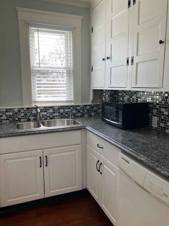 43 Roslyn St, Unit 2 in Salem, MA - Foto de edificio