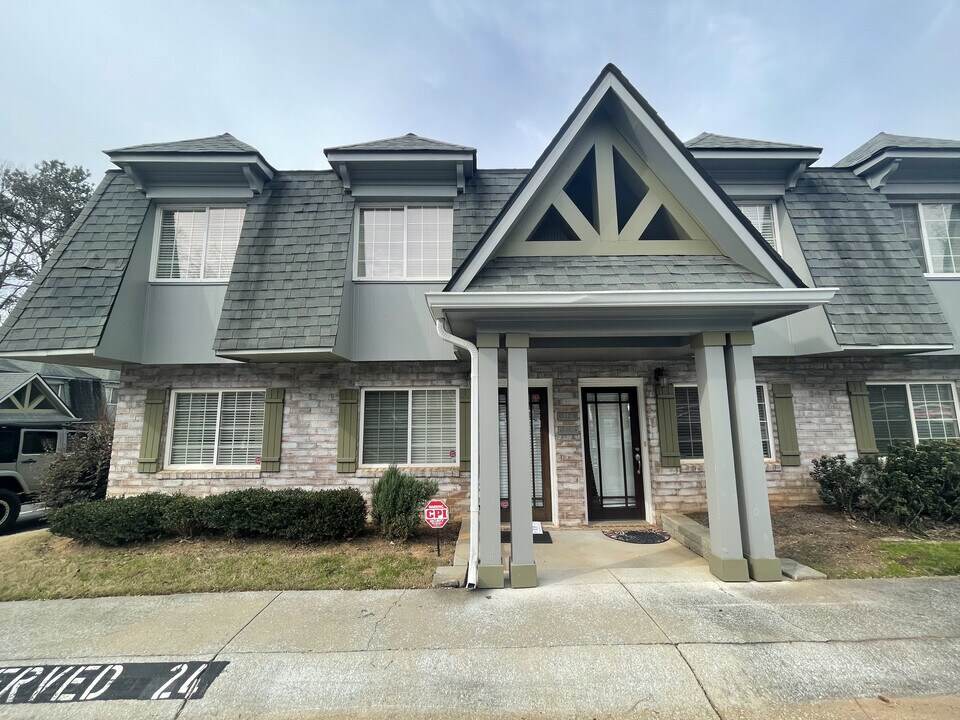 114 Rondak Cir SE in Smyrna, GA - Building Photo