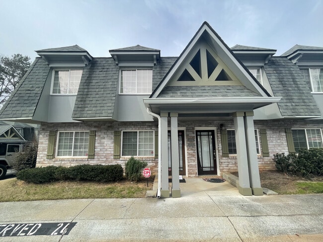 property at 114 Rondak Cir SE