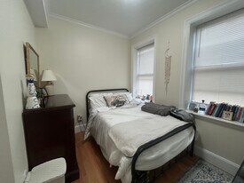 15 Alton Pl, Unit 11D in Brookline, MA - Building Photo