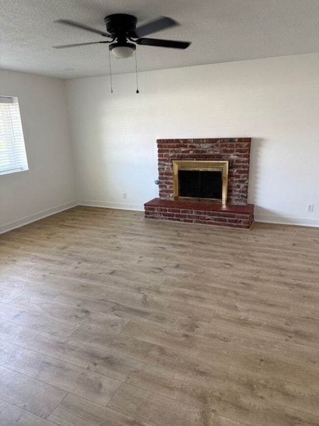 6101 Crestmore St in Bakersfield, CA - Building Photo - Building Photo
