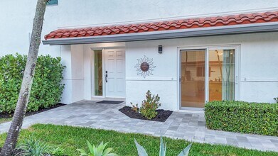 8608 Vía Giula in Boca Raton, FL - Building Photo - Building Photo