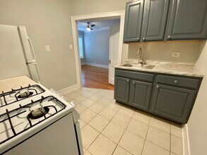 631 W ROSCOE St, Unit m3 in Chicago, IL - Foto de edificio - Building Photo