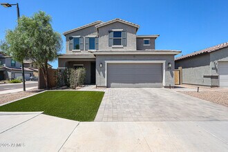 3332 W Dunbar Dr in Phoenix, AZ - Building Photo - Building Photo