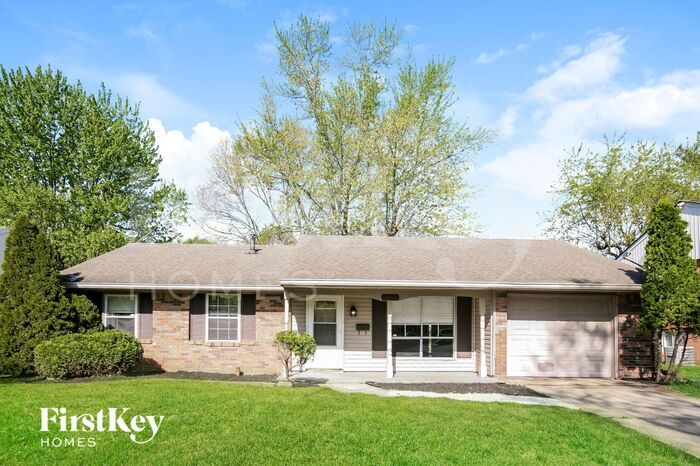 4044 Steinmetz Dr in Indianapolis, IN - Foto de edificio