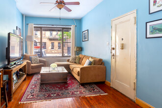 331 E 52nd St in New York, NY - Building Photo - Interior Photo