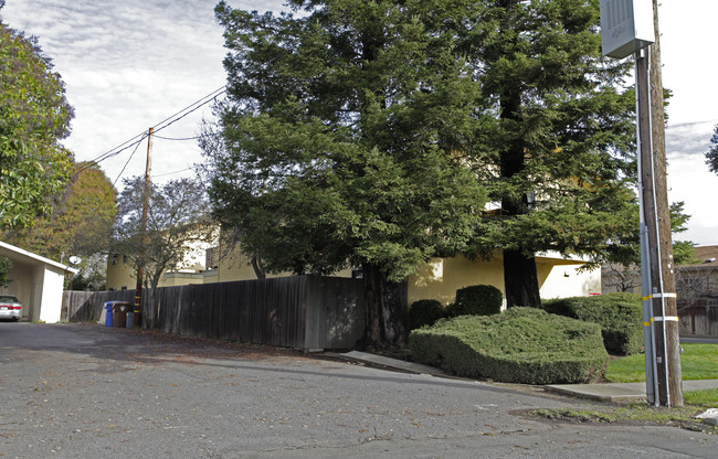 1070-1076 Imola Ave in Napa, CA - Building Photo - Building Photo