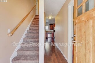 15618 SE Caruthers Ct in Portland, OR - Building Photo - Building Photo