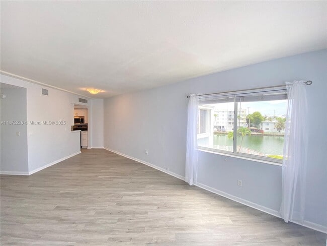 property at 1185 Marseille Dr