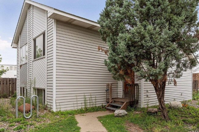 property at 904 SE 9th Ave