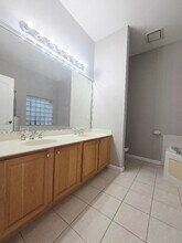 152 Canterbury Pl in Royal Palm Beach, FL - Building Photo - Building Photo