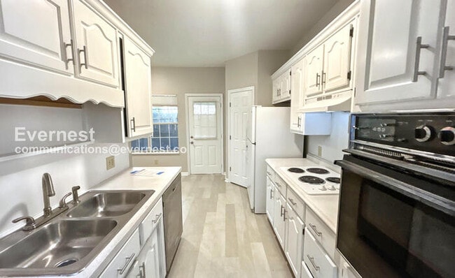 1532 Lake Park Dr in Center Point, AL - Building Photo - Building Photo