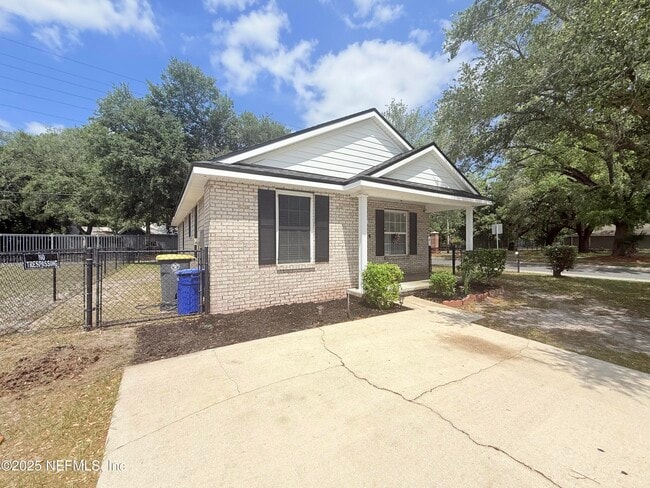 3686 Wood Creek Ln in Jacksonville, FL - Building Photo - Building Photo