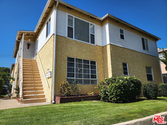 3401 W 82nd St in Inglewood, CA - Building Photo - Building Photo