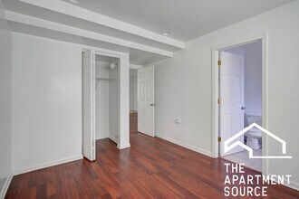 2534 W Fitch Ave, Unit G in Chicago, IL - Foto de edificio - Building Photo